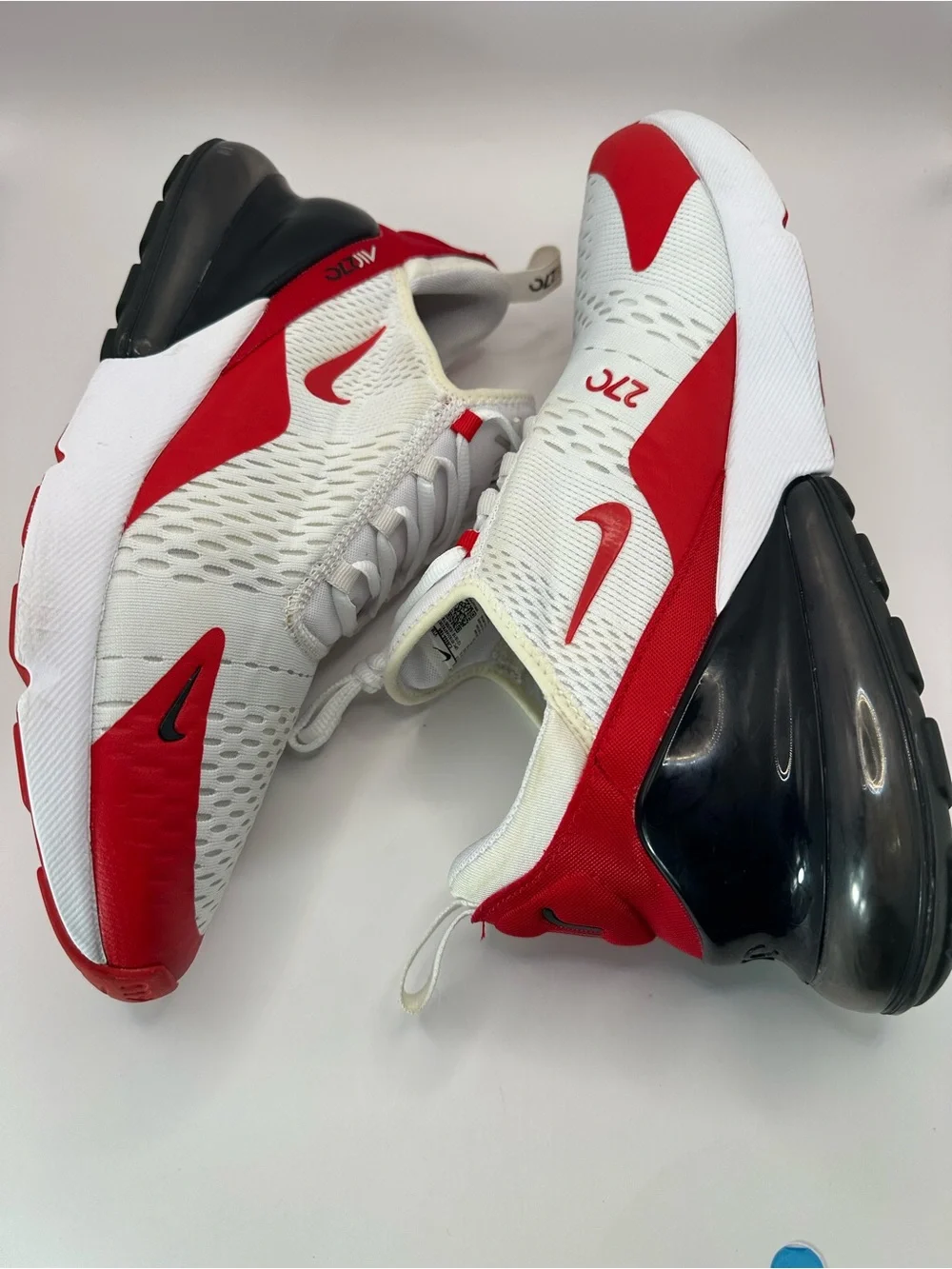 Nike Air Max 270 Men's White/Red Lightweight Athletic Shoes
